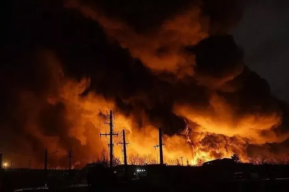 Explosions Reported in Iran's Bandar Abbas