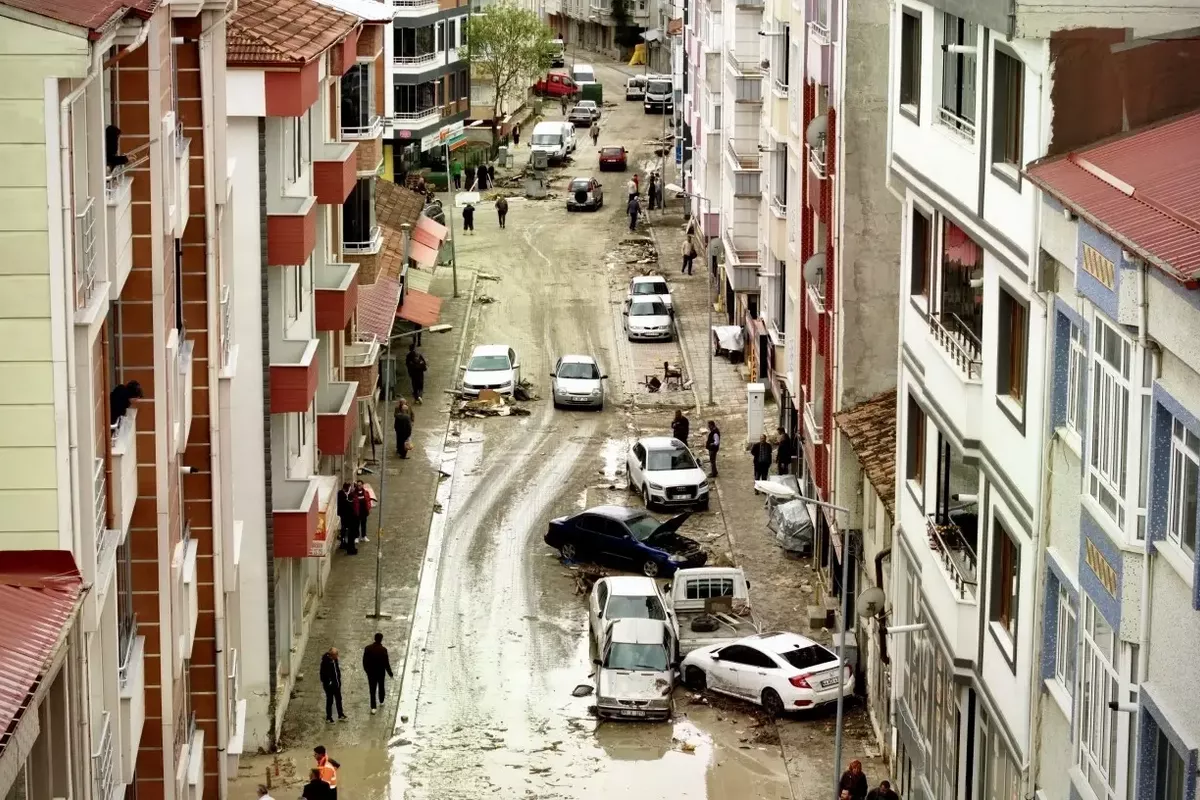 Flash Floods Sweep Through Northern Türkiye, Hitting Multiple Provinces