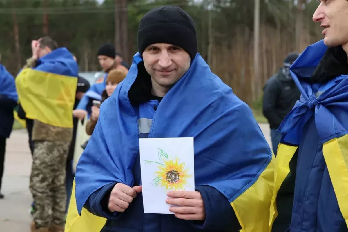 Russia and Ukraine Conduct 160-for-160 POWs Exchange