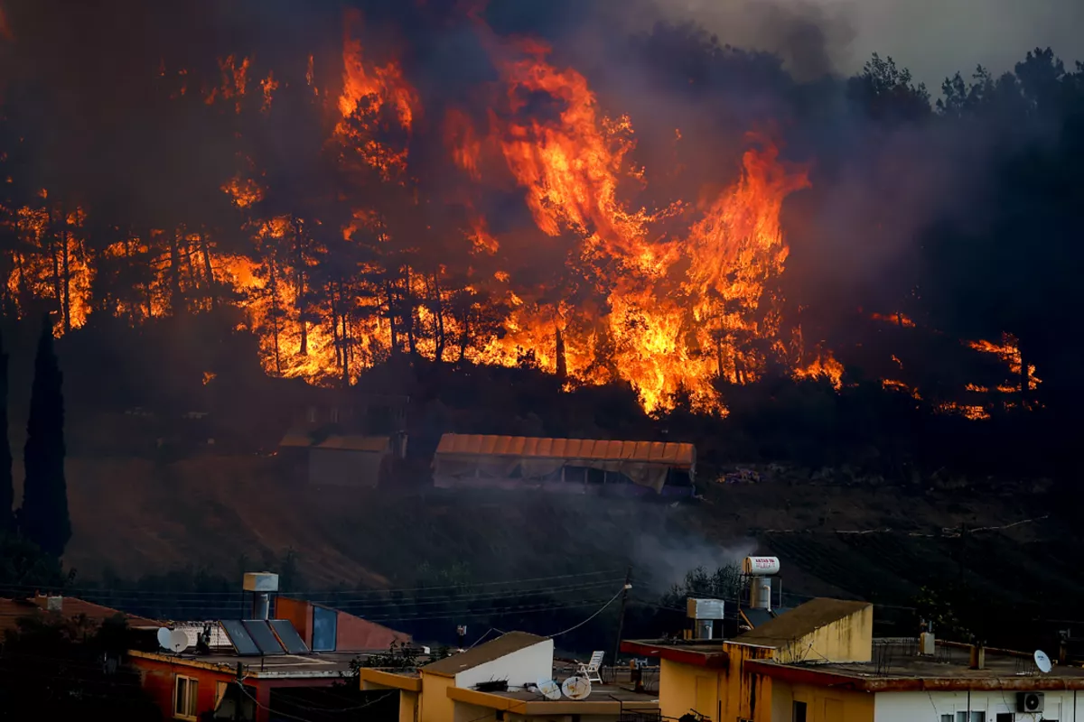 Türkiye Arrests Six Suspects as Investigation Into Wildfires Expands