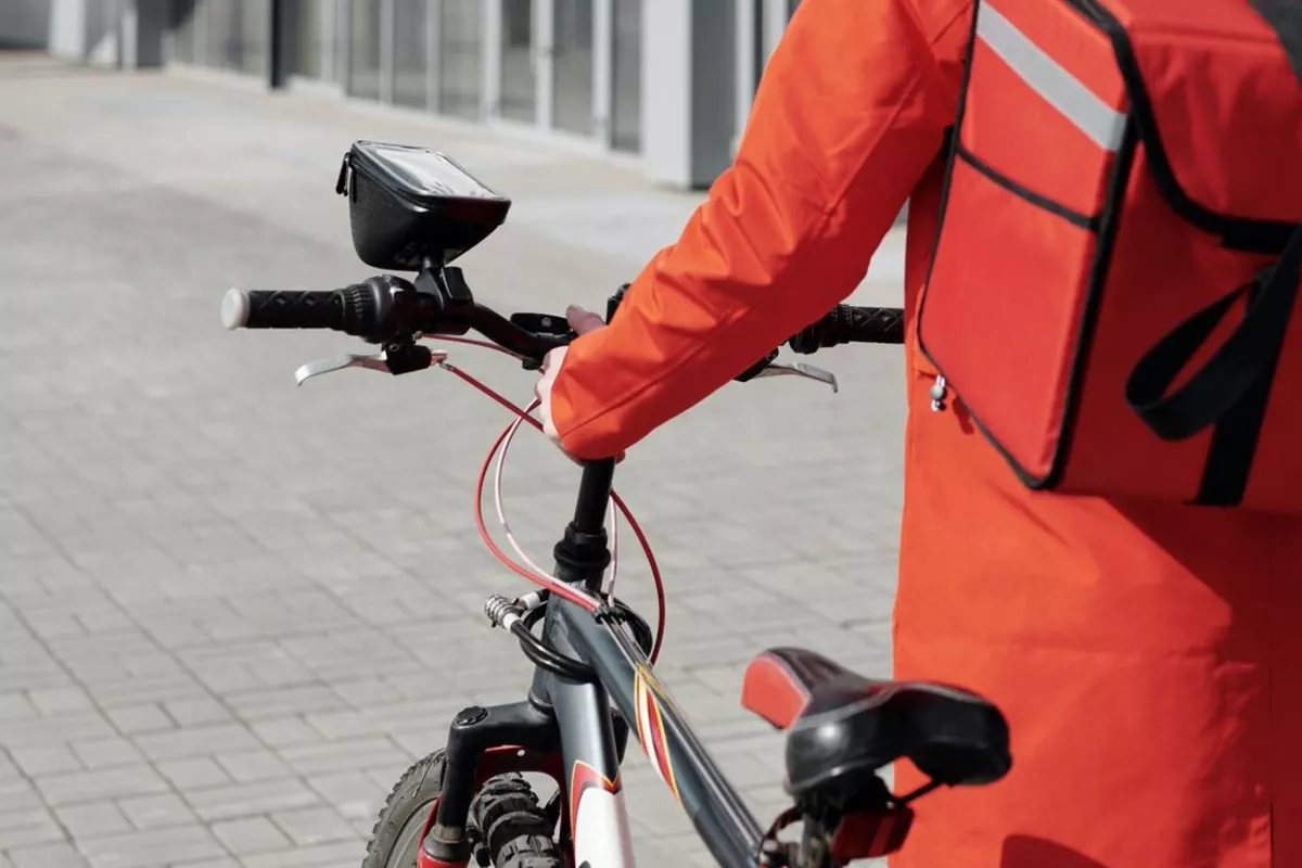 Fake Courier Scheme Nets $50,000 in Uzbekistan