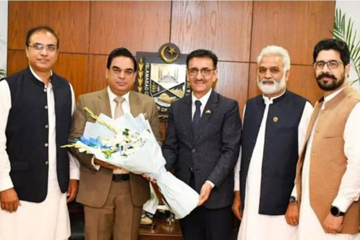 Tajikistan, Pakistan Key Players in Region for Promoting Regional Economic Integration: Envoy