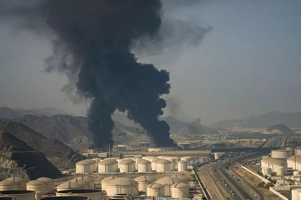 Iran Threatens Strikes on Energy Facilities of Saudi Arabia, UAE, Qatar