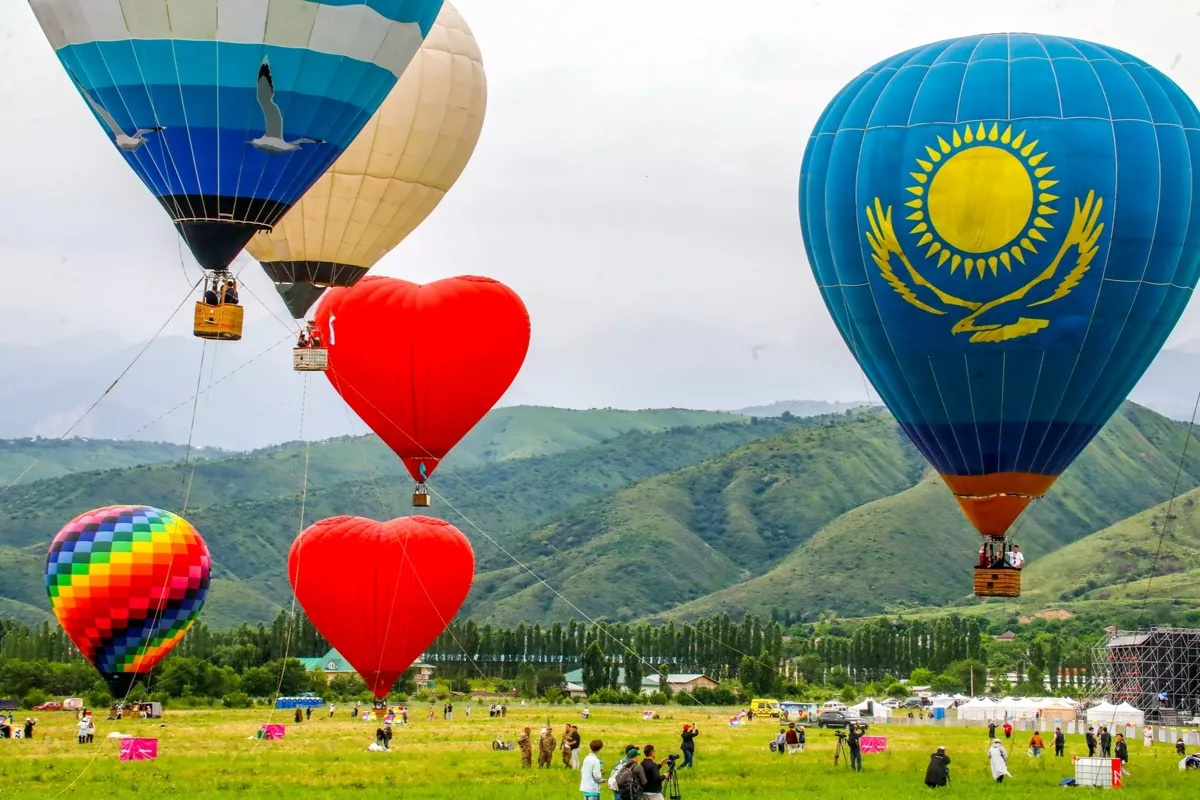 Colorful Hot Air Balloons Fill Kazakhstan’s Skies at International Festival - VIDEO