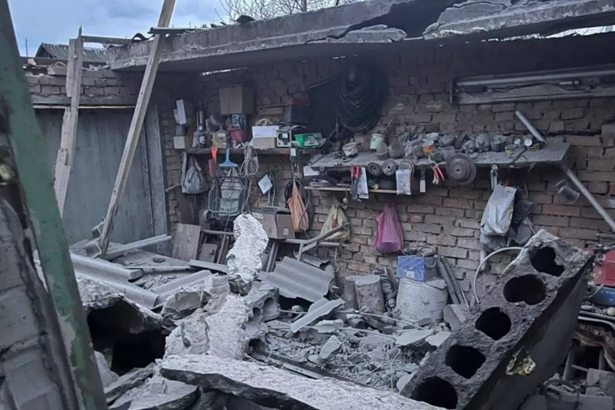 Russian Strike in Ukraine's Dnipropetrovsk Kills 2, Injures 5 Amid Widespread Damage