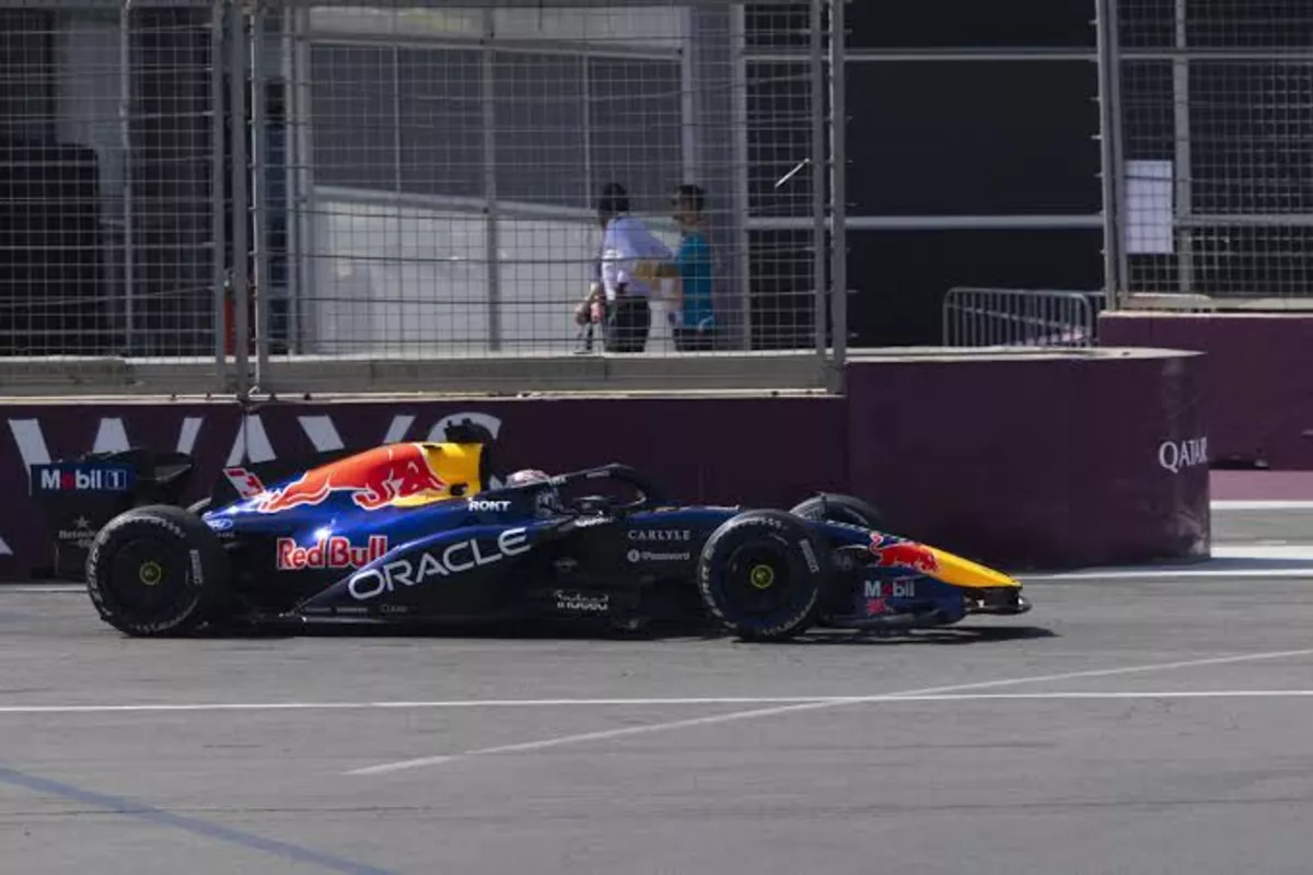 Alex Dunne Wins First Formula 2 Feature Race in Azerbaijan
