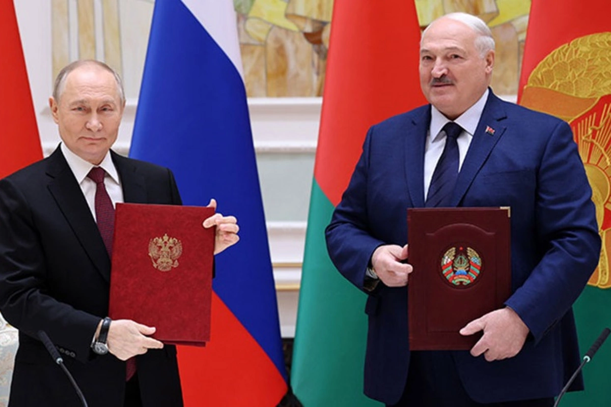 Russian, Belarusian Presidents Ink Union State Security Guarantee Treaty