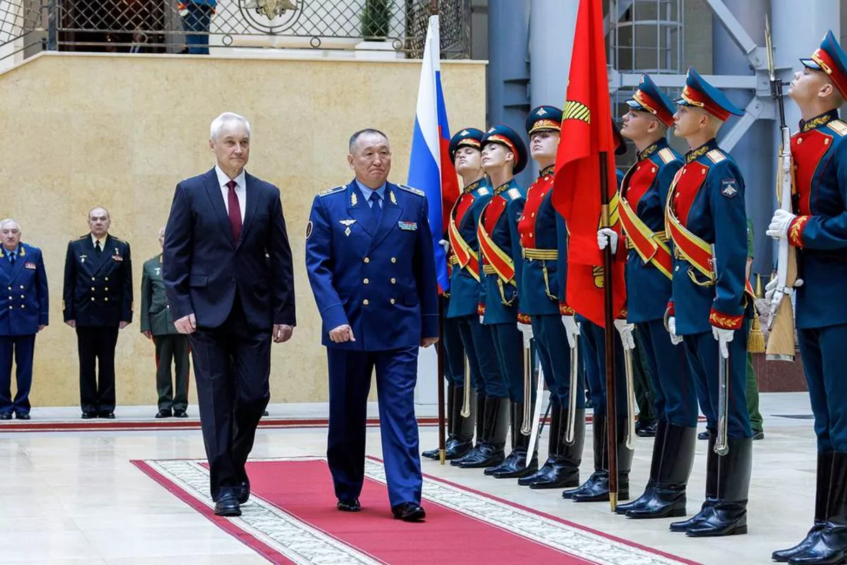 Russian, Kazakh Defense Ministers Meet in Moscow