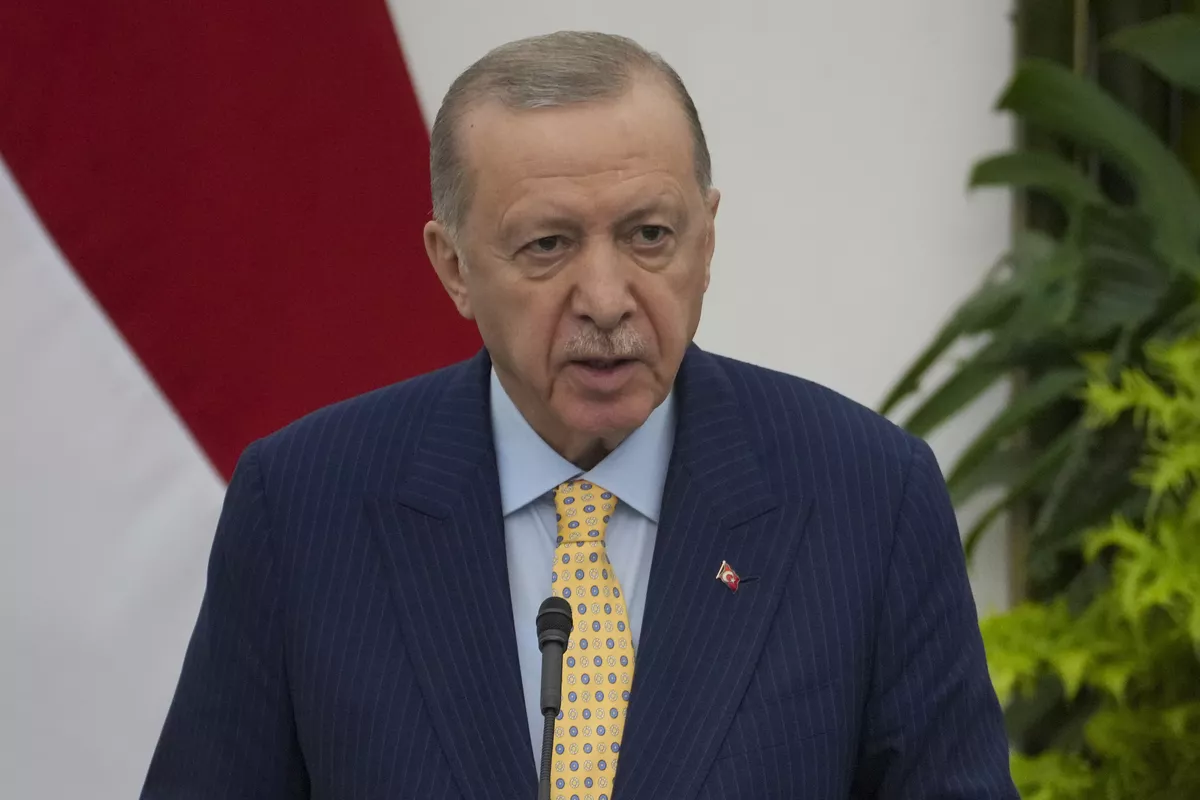 Erdoğan: Türkiye Closely Watching Azerbaijan-Armenia Peace Talks