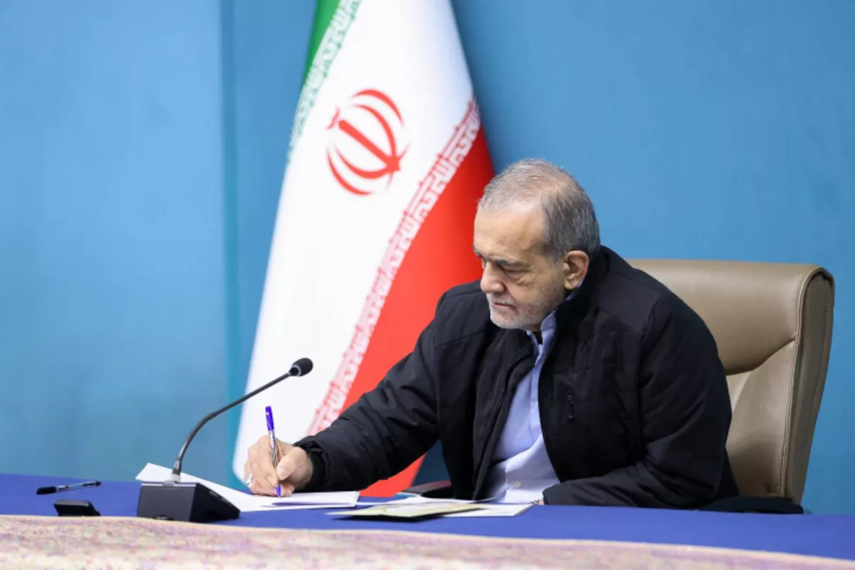 Iran's Pezeshkian Orders Restoration of Internet Access