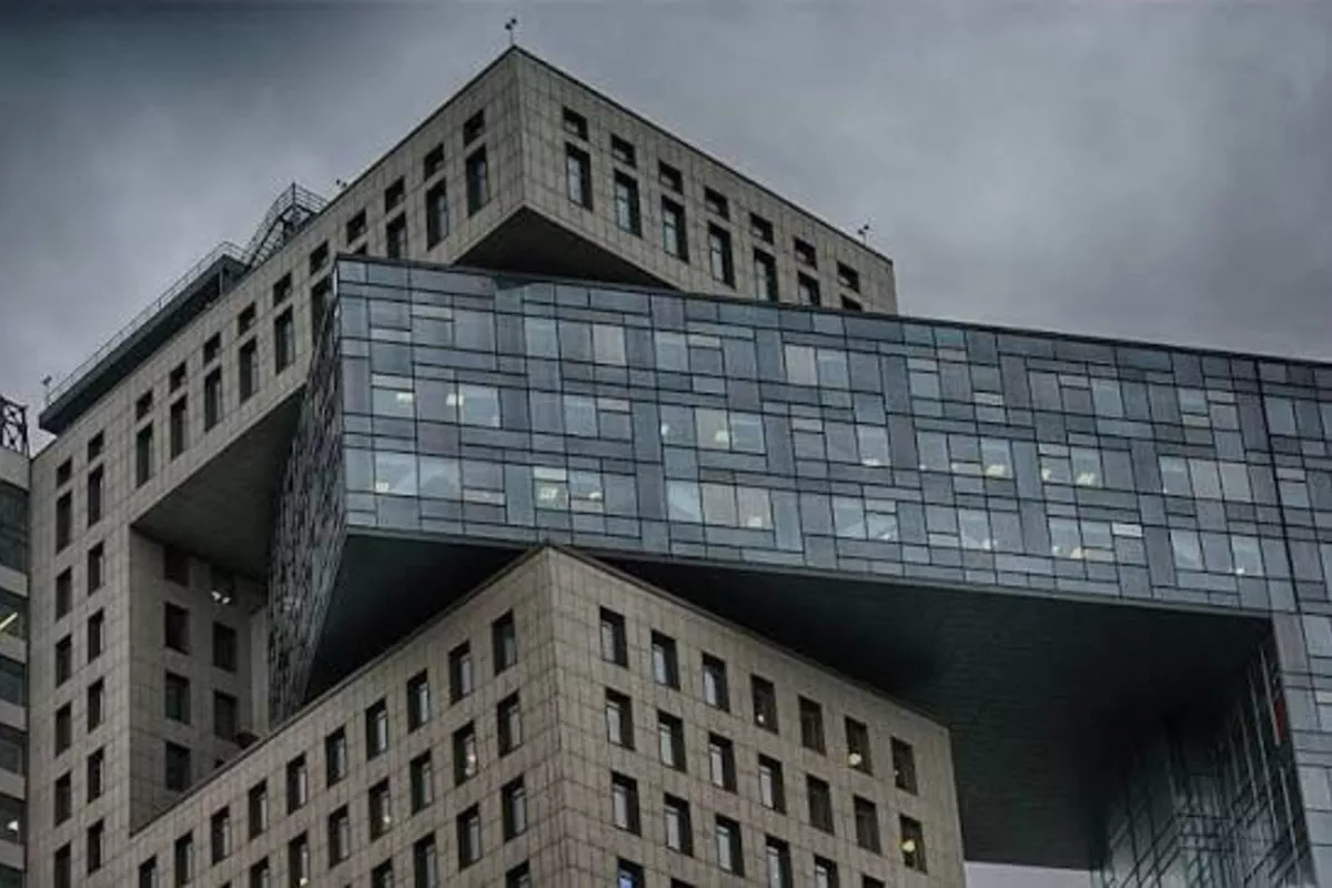 Bomb Threat Triggers Evacuation at Moscow Business Center - VIDEO