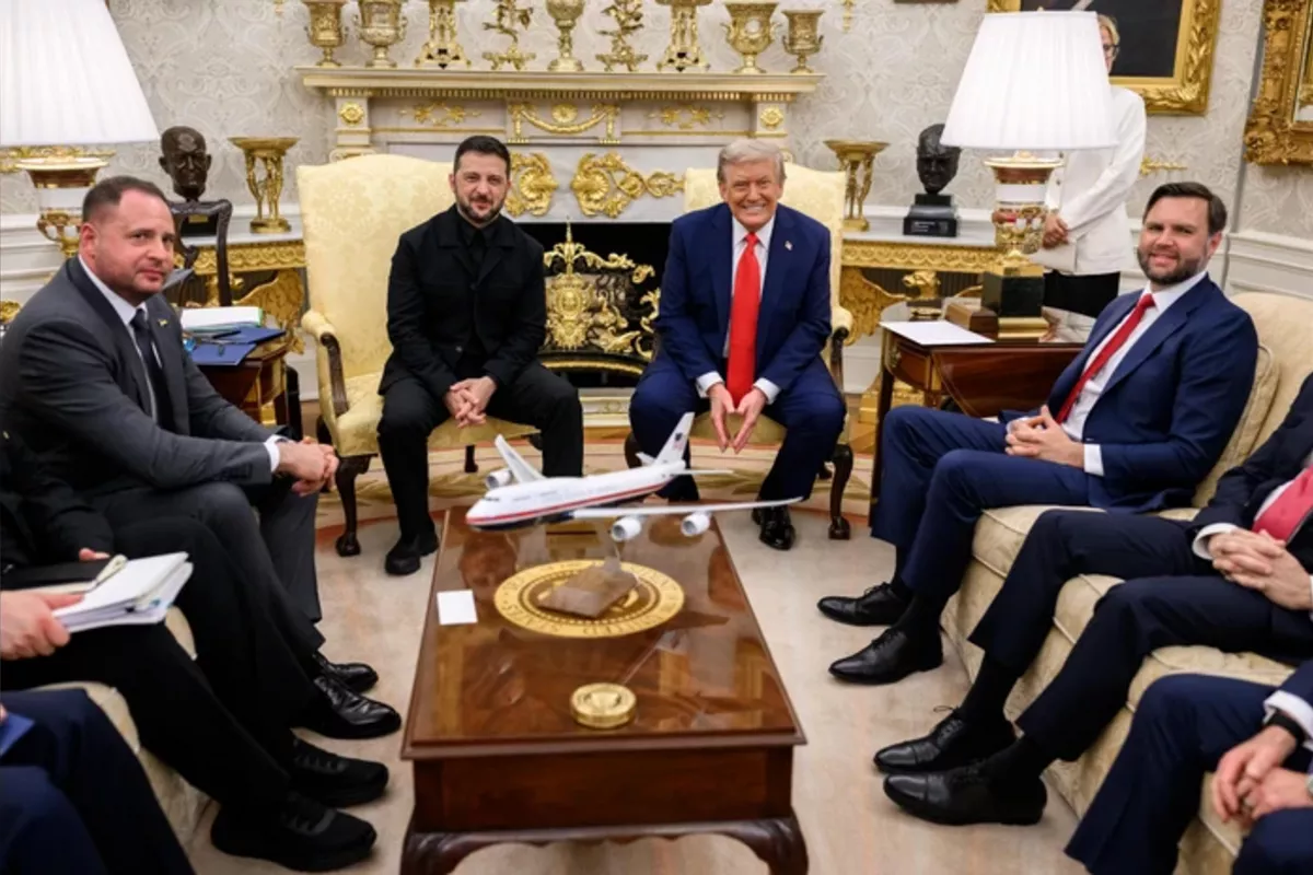 Trump Urges Putin-Zelenskyy Talks and Security Guarantees for Ukraine at White House Summit