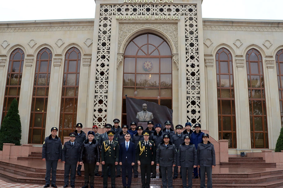 Uzbek Servicemen Visit Azerbaijan Cultural Center