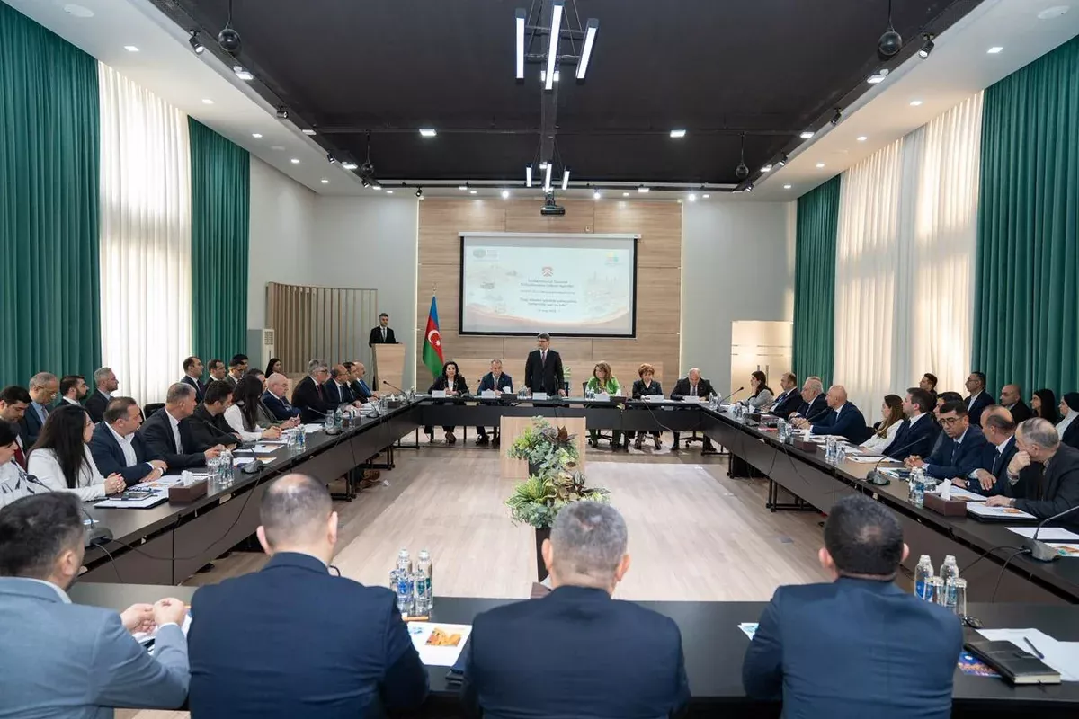 Baku Holds Roundtable Focused on Mining and Urban Development