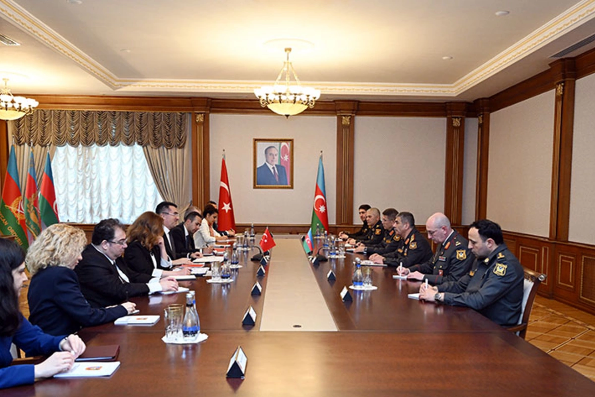 Azerbaijani, Turkish Defense Ministers Meet in Baku