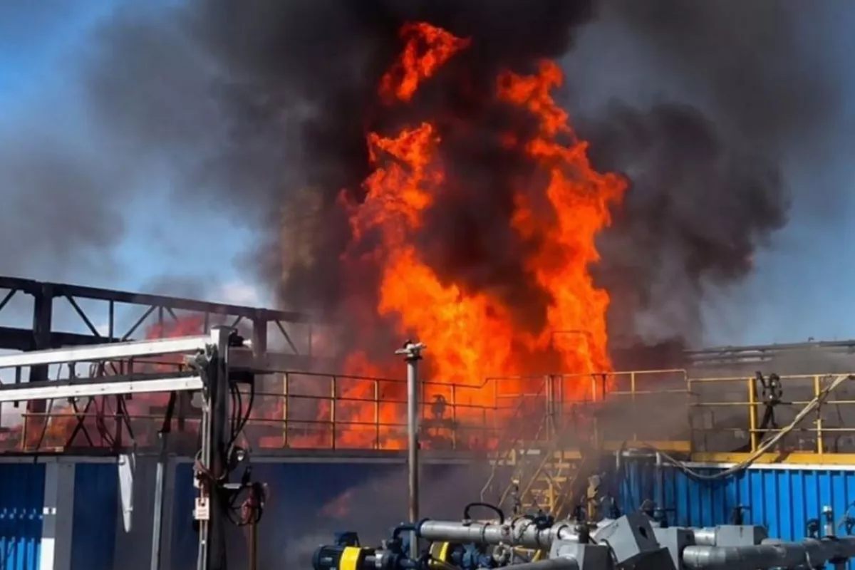 Kazakhstan Extinguishes Fire at Atyrau Oil Refinery