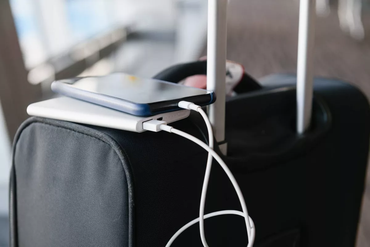 New Power Bank Rules on Russian Flights: What to Know