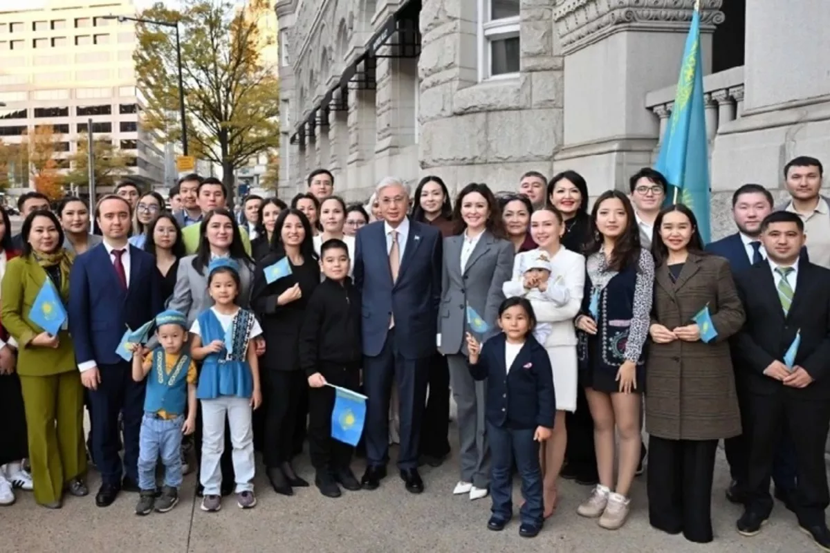 Kazakh President Meets with Kazakh Students in US Ahead of C5+1 Summit