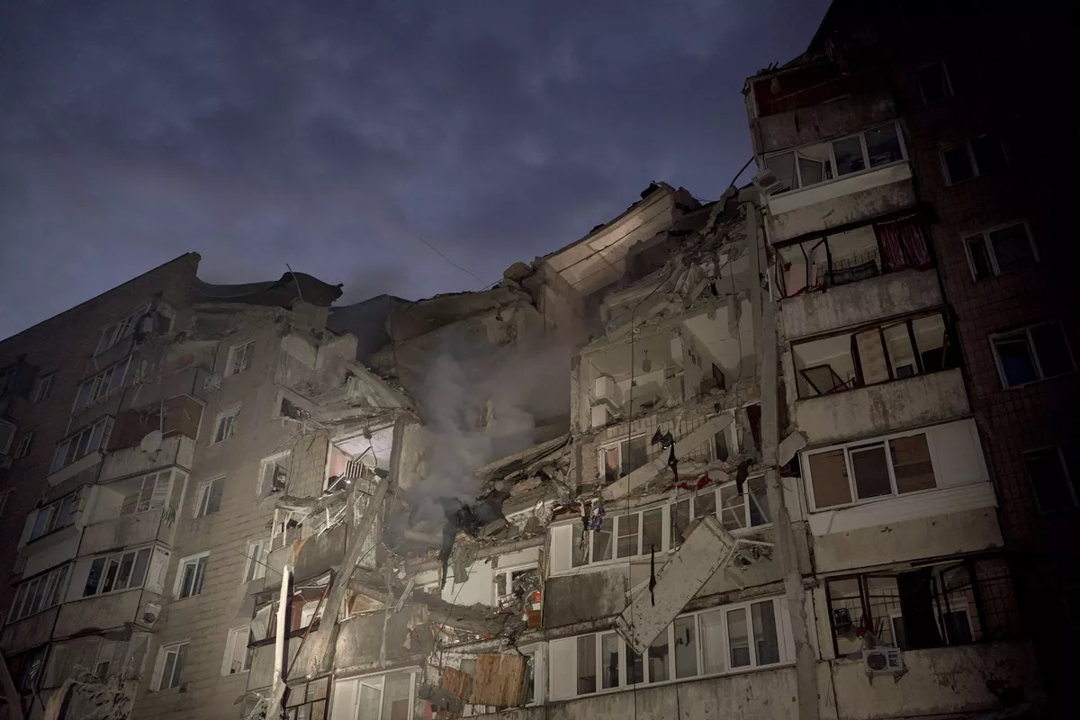 At Least 8 Injured in Russian Ballistic Missile Attack on Kyiv