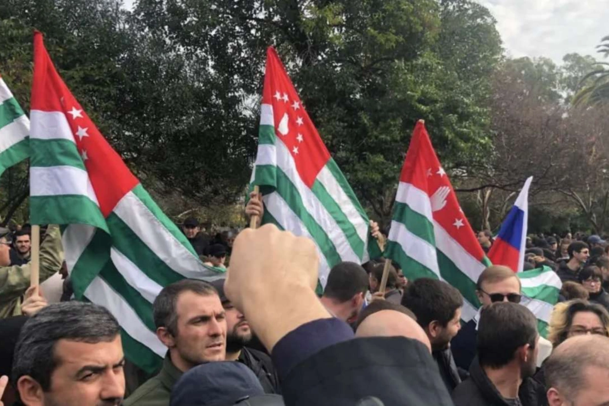 Protesters in Russian-backed Georgian Region Demand Leaders Resignation