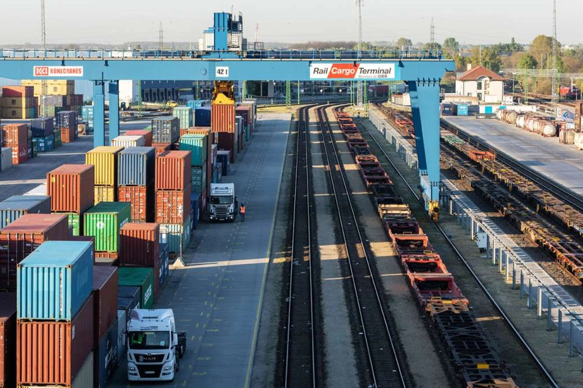 Kazakhstan, Hungary, and China Sign Deal to Build Intermodal Cargo Terminal in Budapest