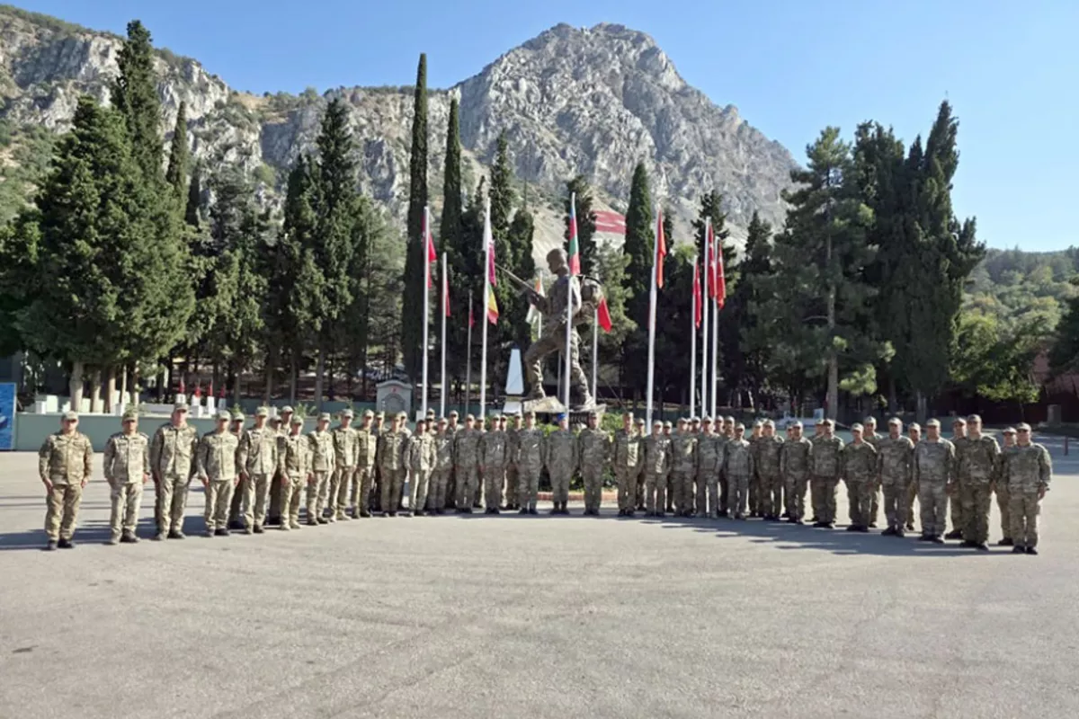 Servicemen of Azerbaijan Combined Arms Army Join Commando Courses in Türkiye