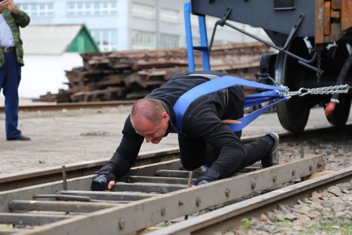 Kyrgyz Athlete Sets Record Moving Seven Freight Wagons