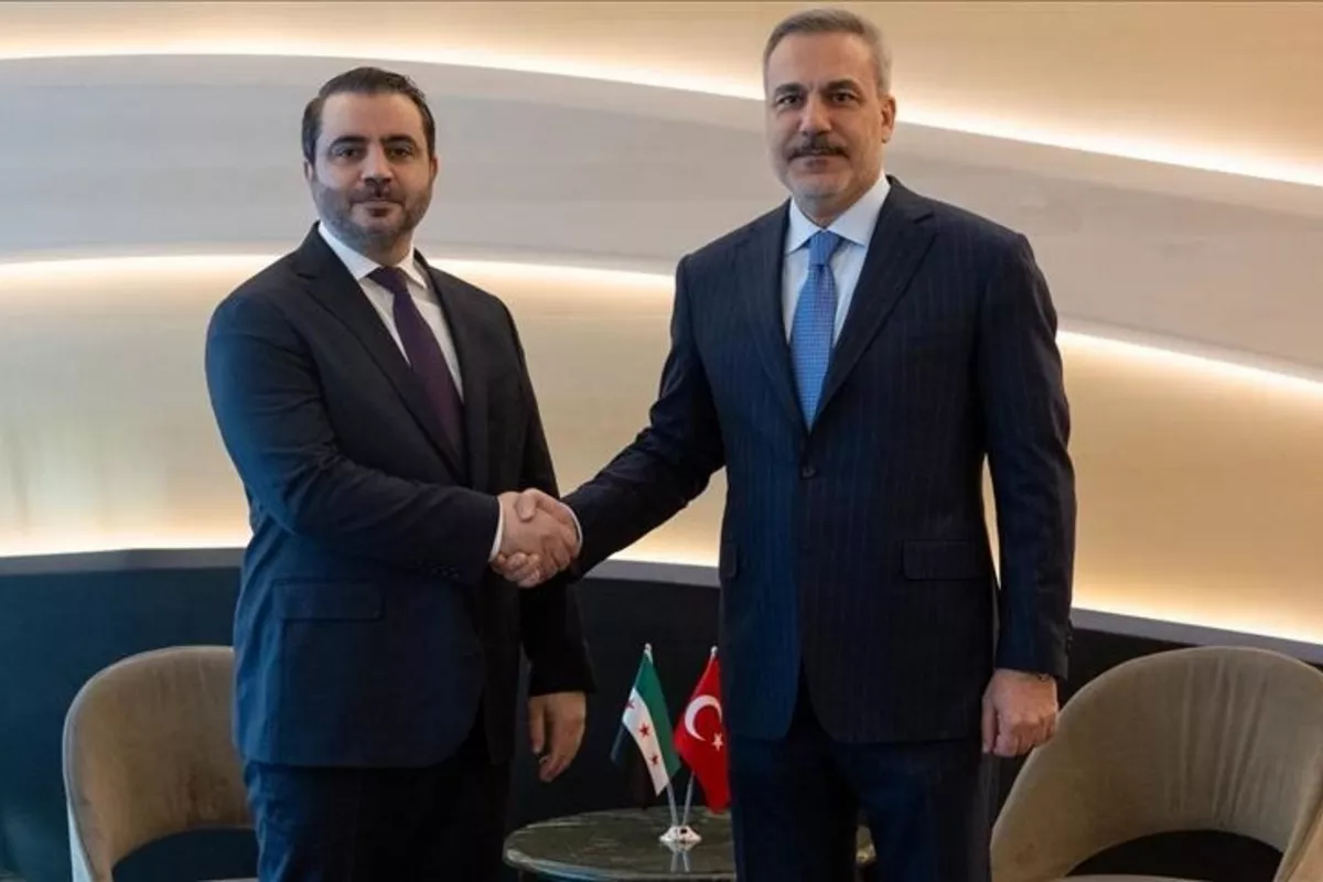 Turkish FM Meets with Syrian Counterpart in Paris