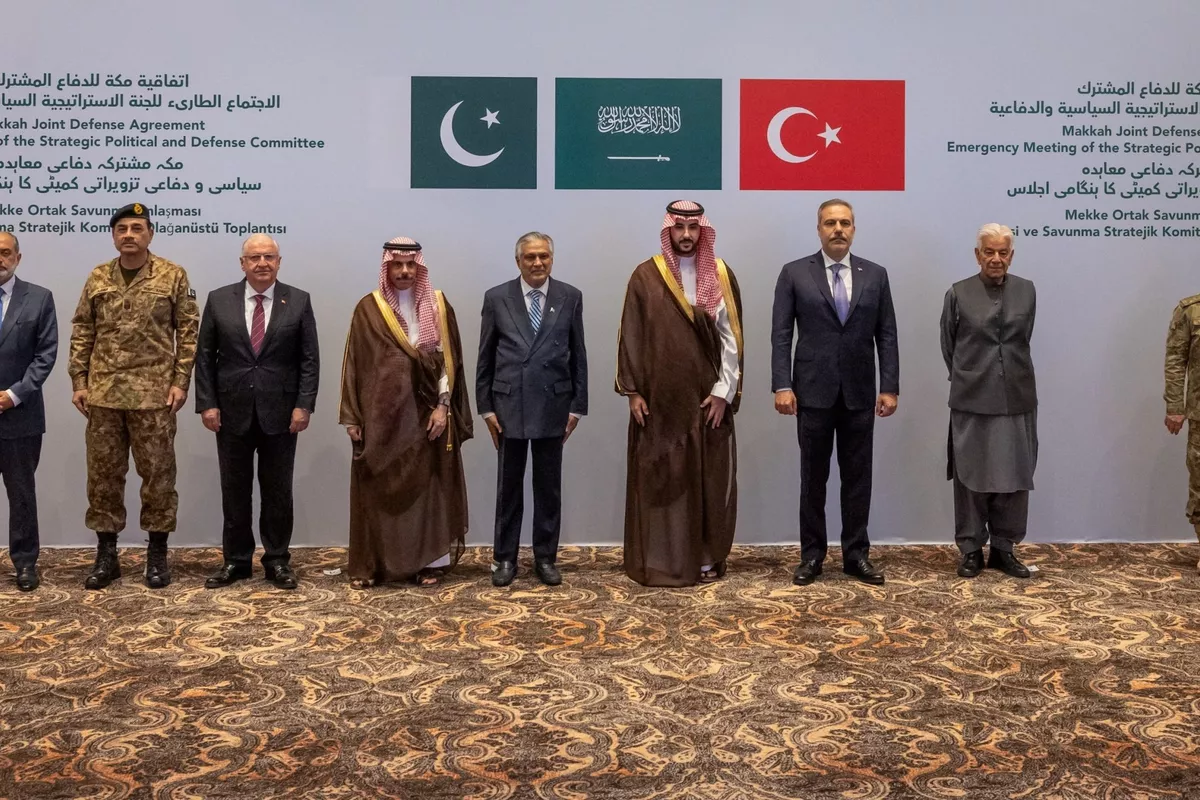 Türkiye, Pakistan Agree to Deploy Troops to Saudi Arabia