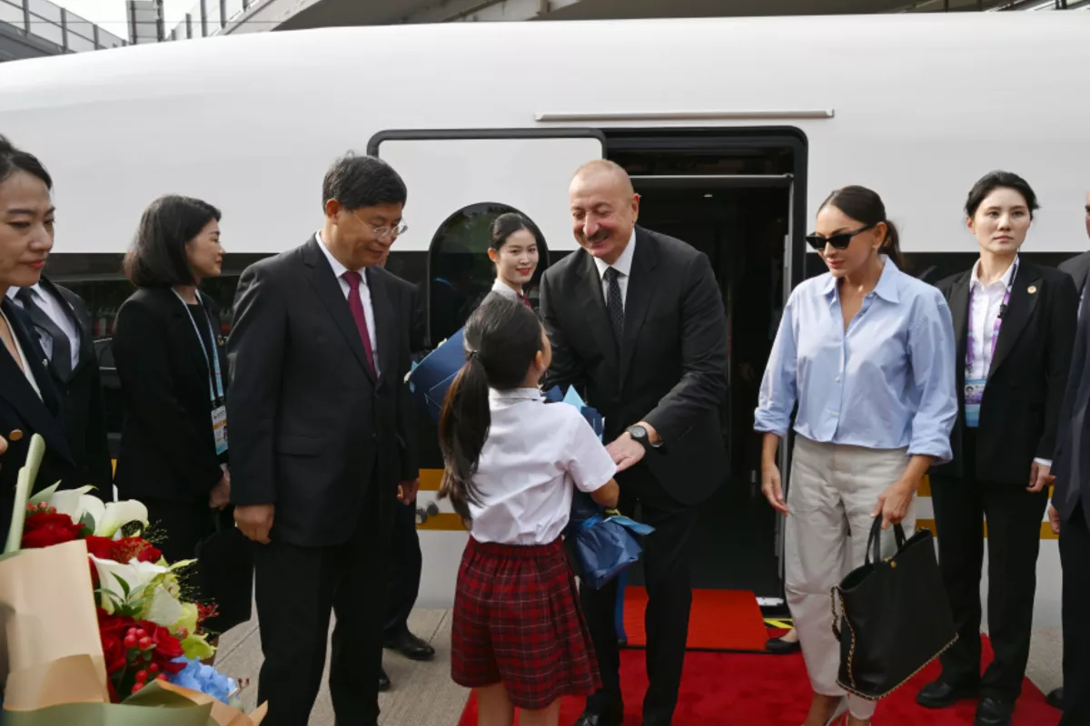 Azerbaijani President Ilham Aliyev and First Lady Arrive in Beijing by Train