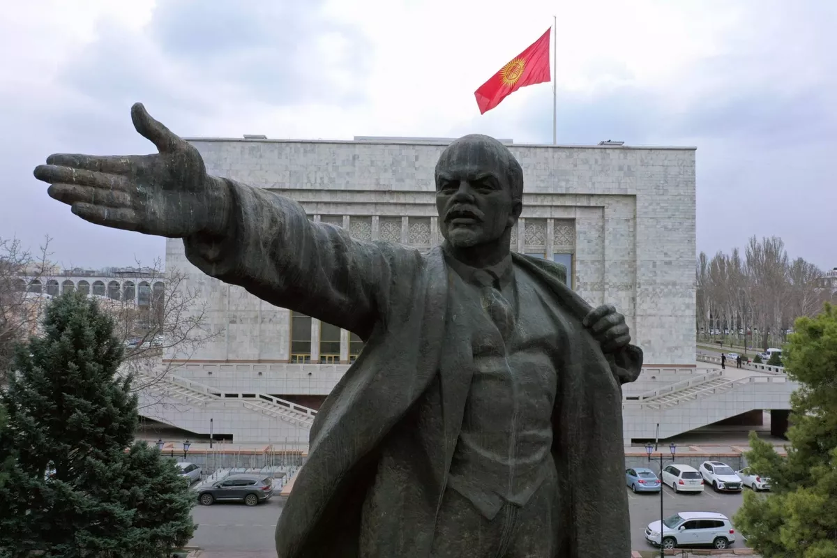 Soviet Architecture Vanishes as Central Asia Drifts Away from Moscow