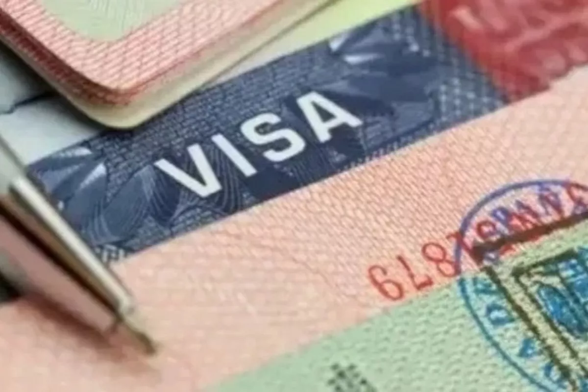 Kazakhstan, UK in Talks to Ease Visa Rules for Citizens