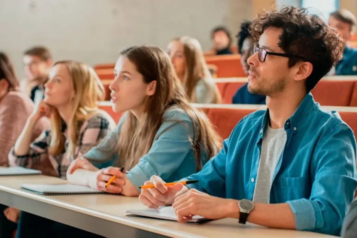 Scholarship Program Sends Ten Azerbaijani Students to Top Kazakh Universities