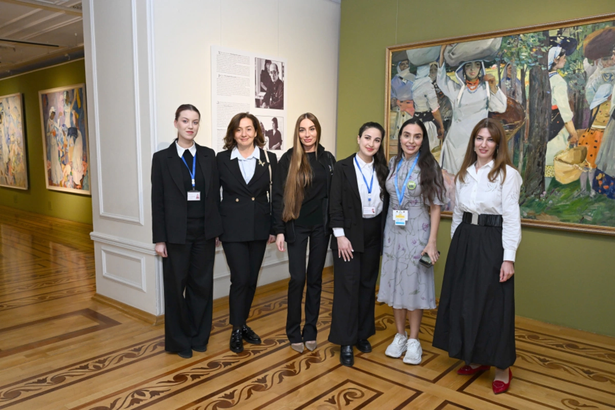 Leyla Aliyeva and Arzu Aliyeva Visit Exhibitions at National Art Museum