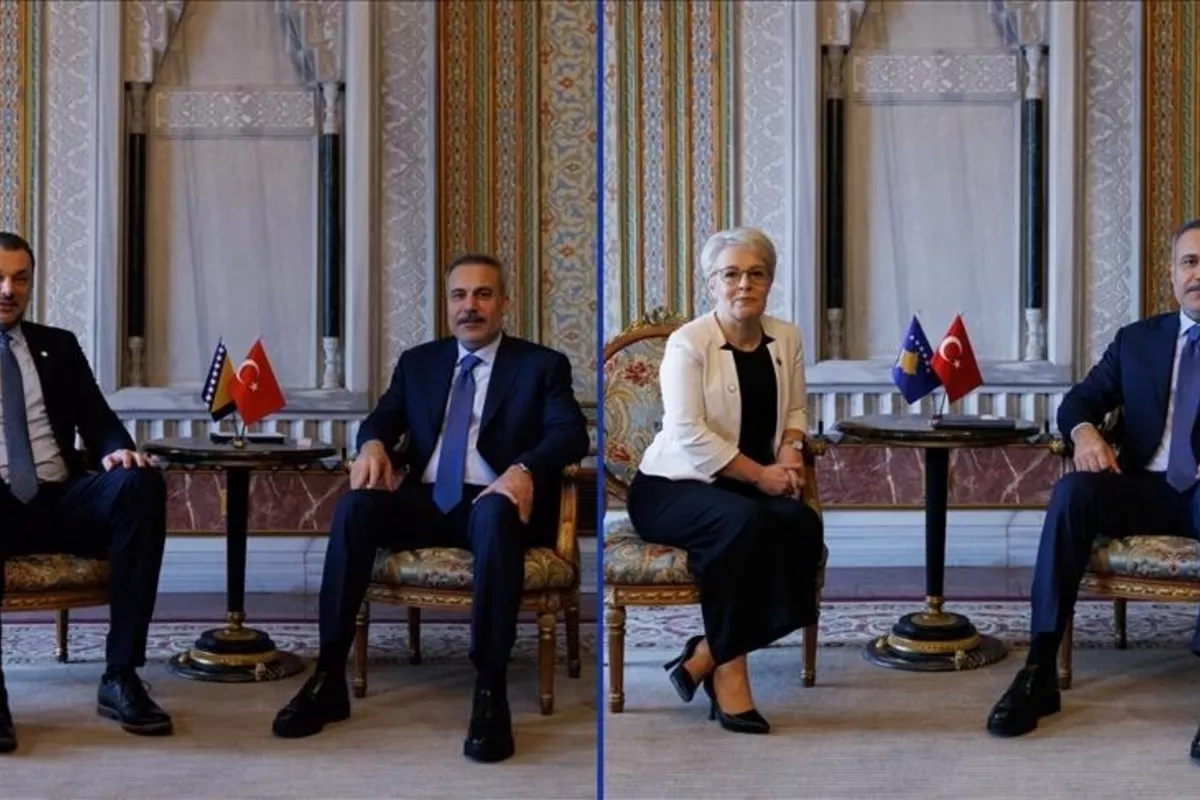 Turkish Foreign Minister Holds Talks with Counterparts in Istanbul