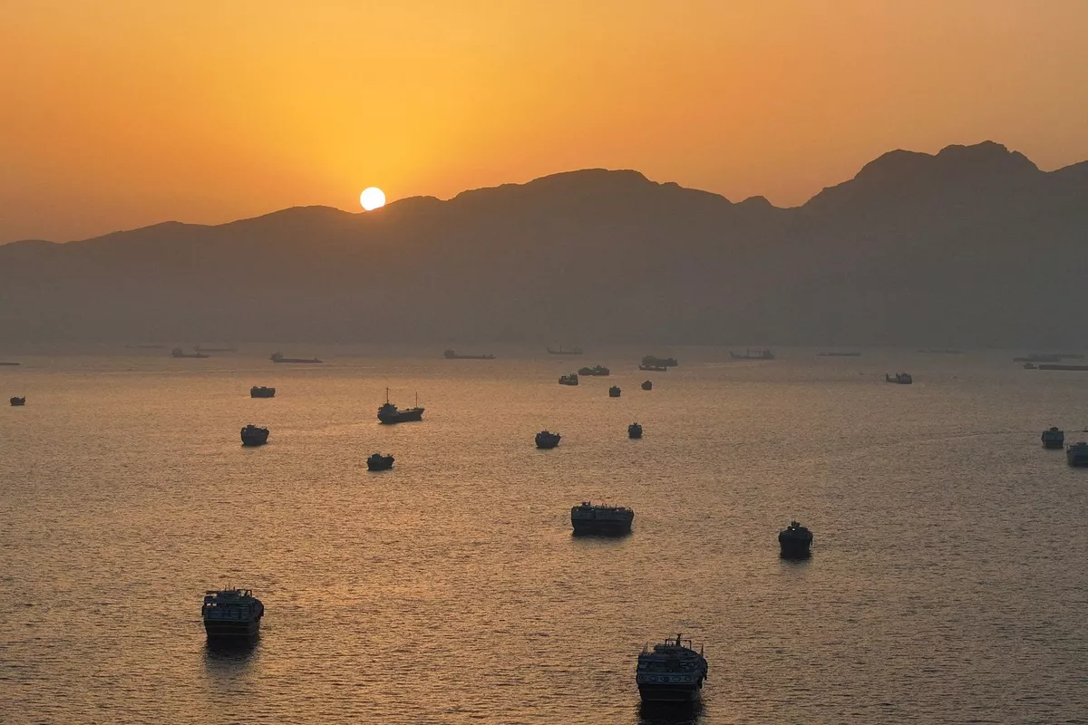 If Iran Wins The Strait Of Hormuz, The US Economy Stays Steady
