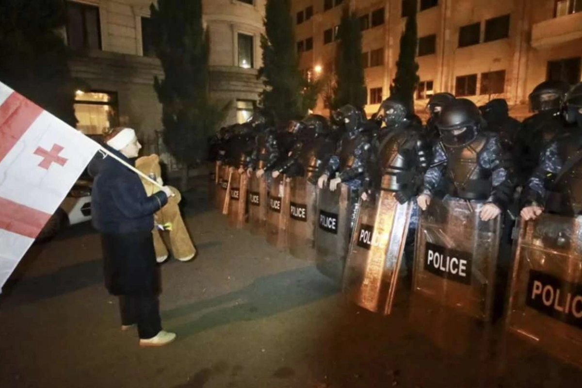 Thousands of Georgians Protest in Tbilisi Against Suspension of EU Bid