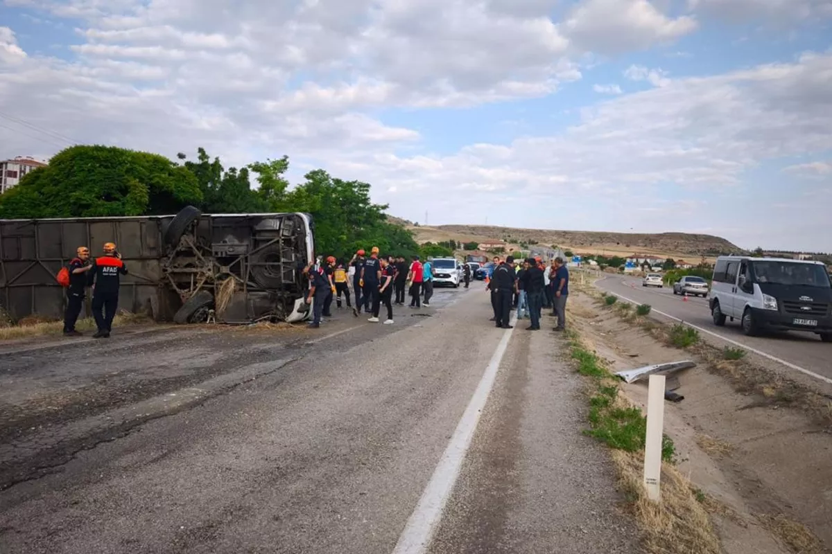 Bus Crash in Türkiye Leaves 41 Injured, Three in Critical Condition
