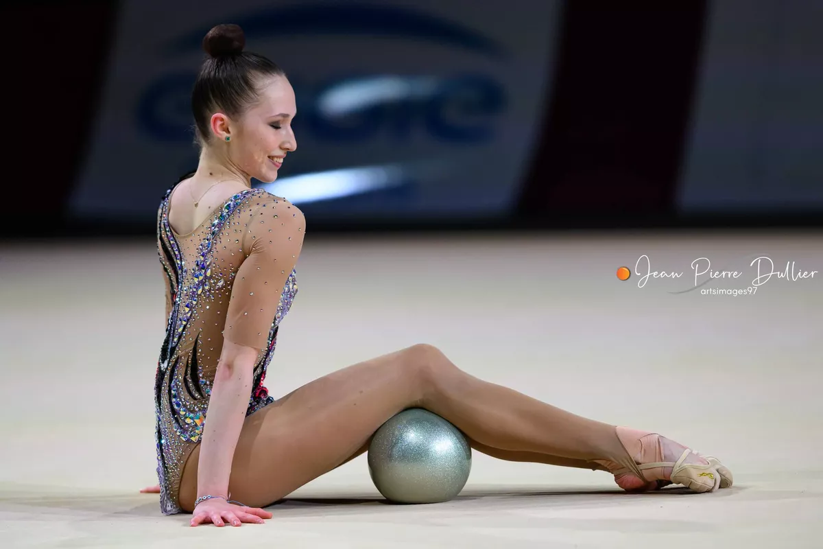 Uzbek Gymnast Dazzles with Double Gold at Summer Universiade