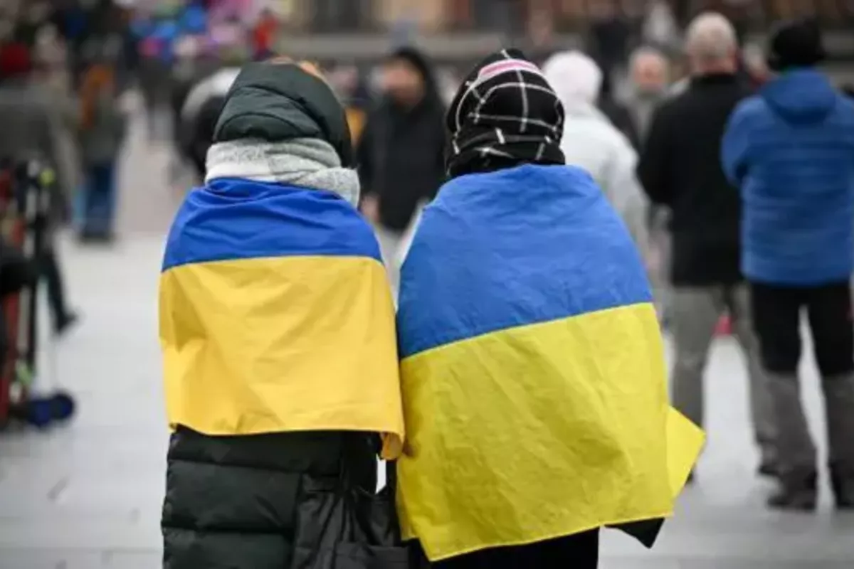 Poll: 56% of Ukrainians Back Territorial Concessions for Peace