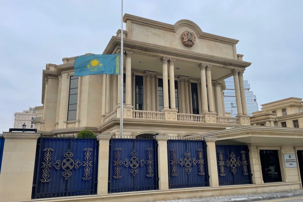 Kazakhstan's Embassy in Baku Lowers Flag in Observance of Azerbaijan's Mourning Day