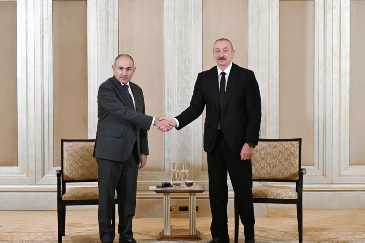 Azerbaijani Leader, Armenian PM Hold One-on-One Talks in Abu Dhabi to Advance Peace Dialogue