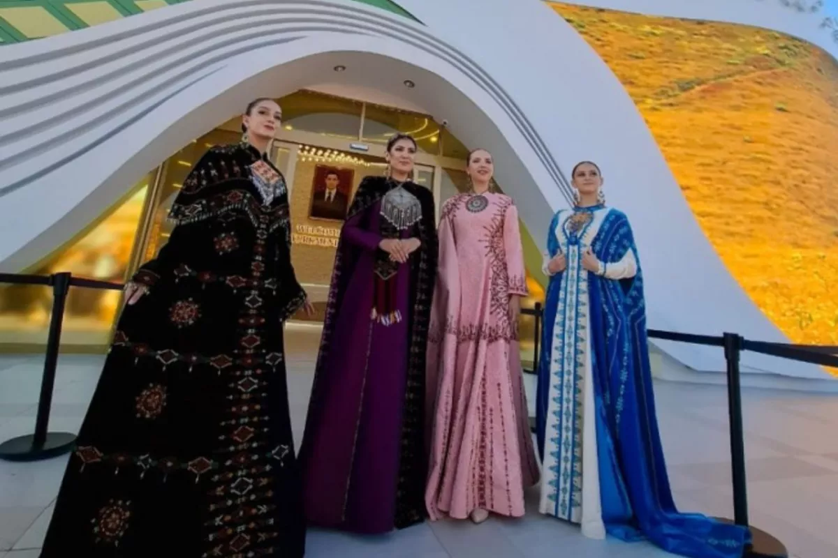 Turkmen Traditional Attire Captivates Visitors at Osaka EXPO-2025