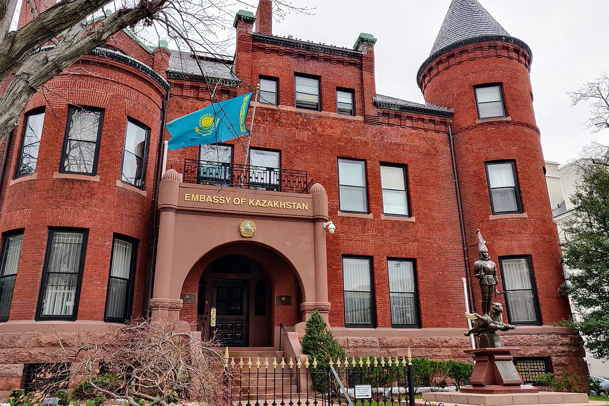 Kazakh Embassy Alerts Citizens in the US About Stricter Migration Rules