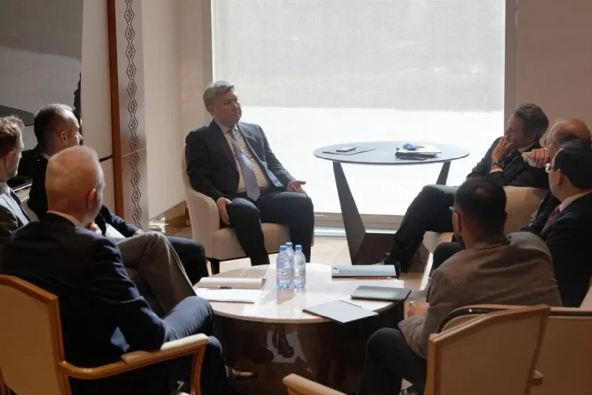 Kazakhstan’s QazaqGaz, Eni Explore Expansion Opportunities at KAZENERGY Forum