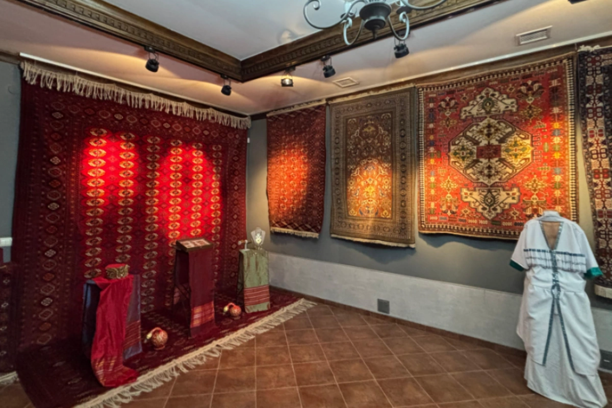 Exhibition of Azerbaijani, Turkmen Carpets Opens in Tbilisi