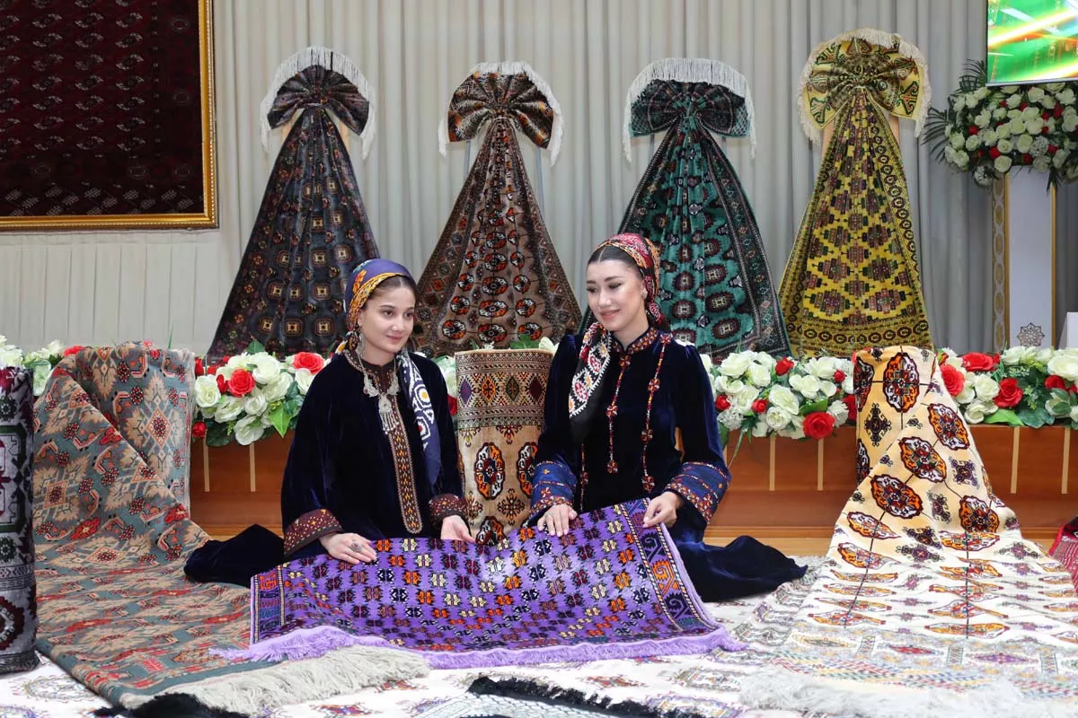 Arts and Crafts Exhibition Showcases Talented Women in Turkmenistan