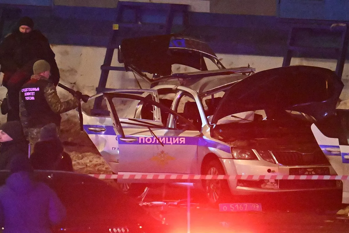 Explosion in Moscow Kills Police Officer and Attacker