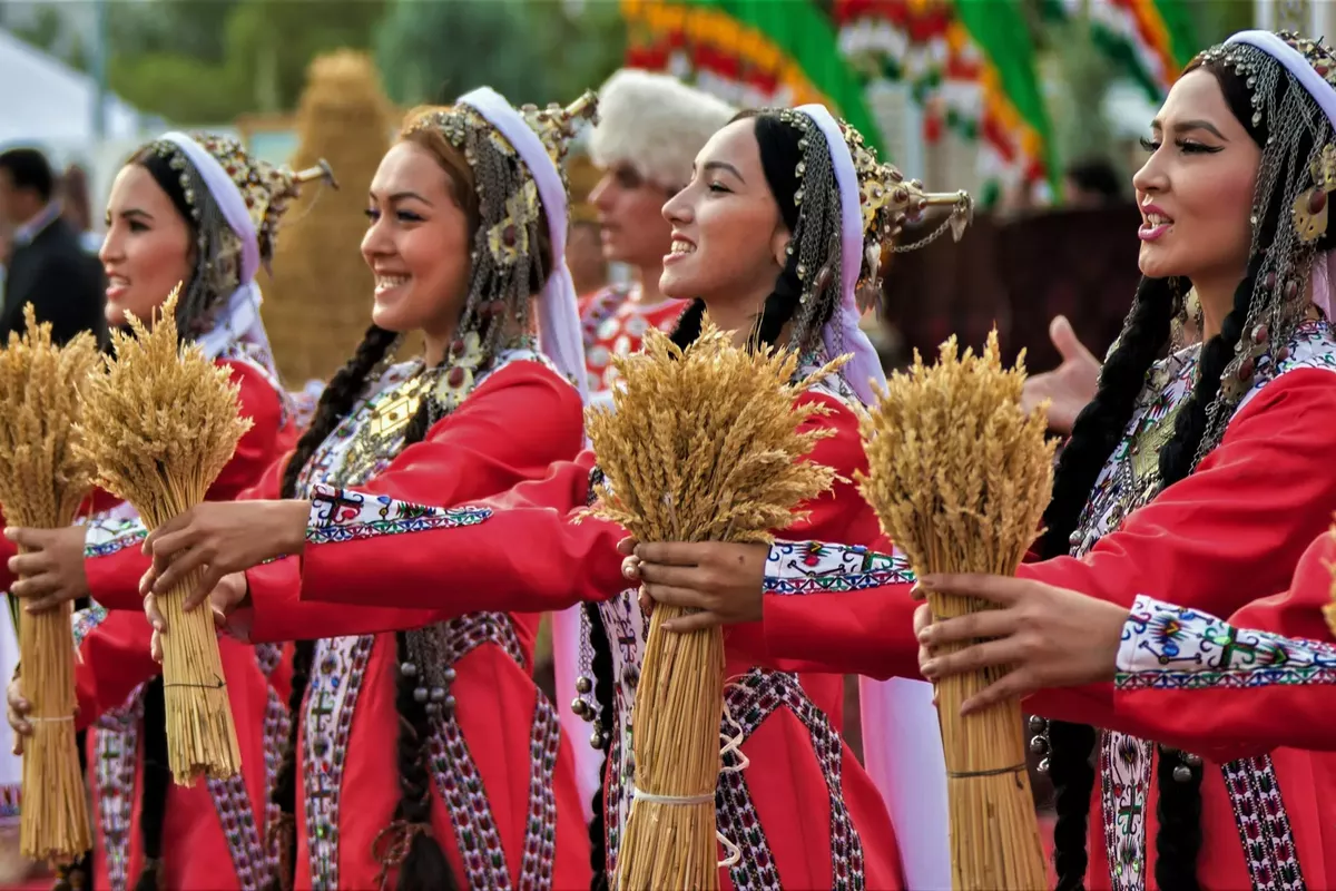 Turkmen President Congratulates Farmers on Harvest Festival