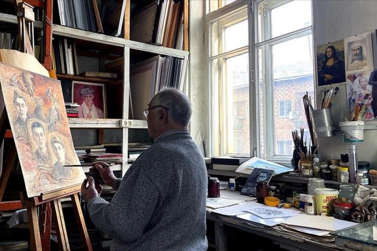 Uyghur Artist Depicts Kyrgyz Author Chinghiz Aitmatov's Works on Canvas